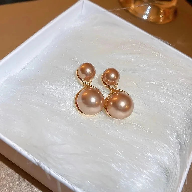 Minimal Pearl Earrings